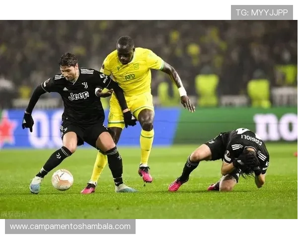 南特中场组织近期表现稳健,攻防转换效率持续提升 南特中场组织近期表现稳健,攻防转换效率持续提升